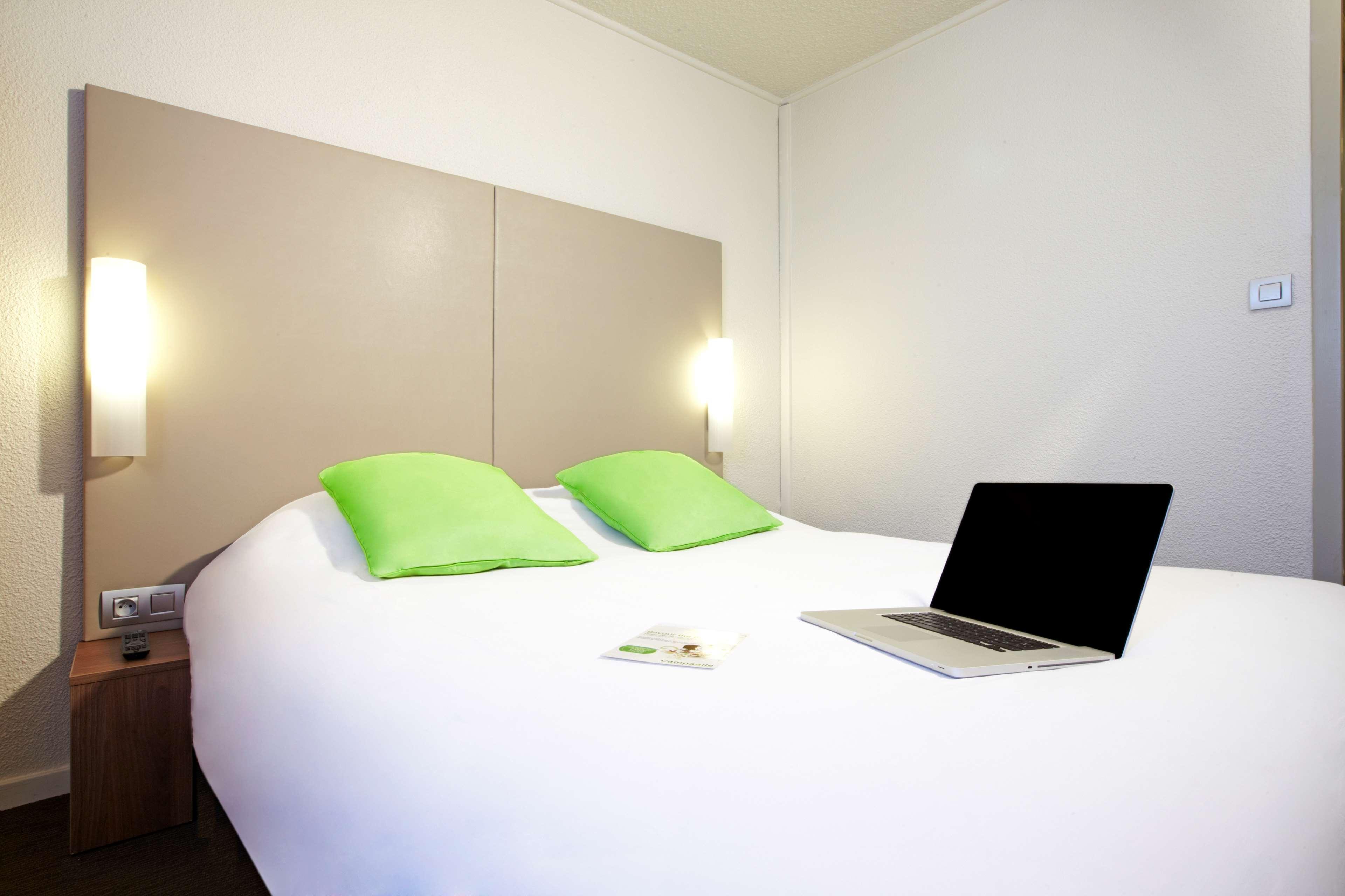 Hotel Campanile Lille - Seclin Exterior foto
