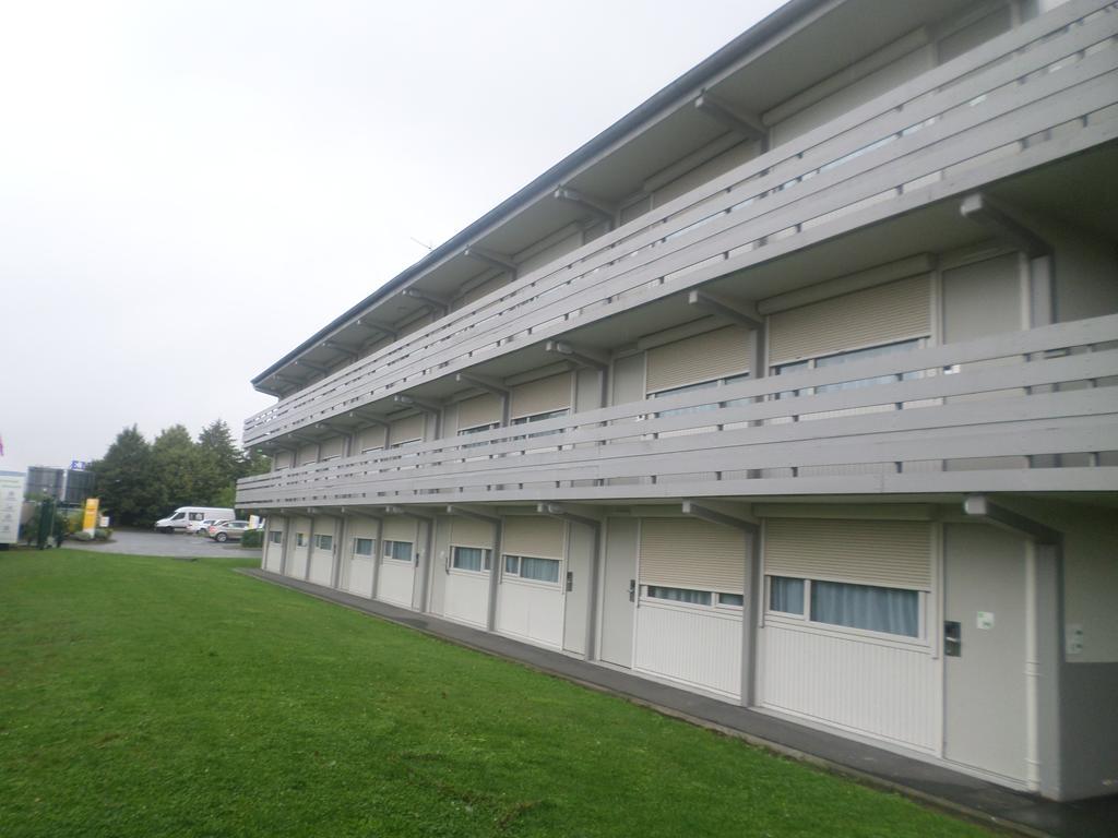 Hotel Campanile Lille - Seclin Exterior foto