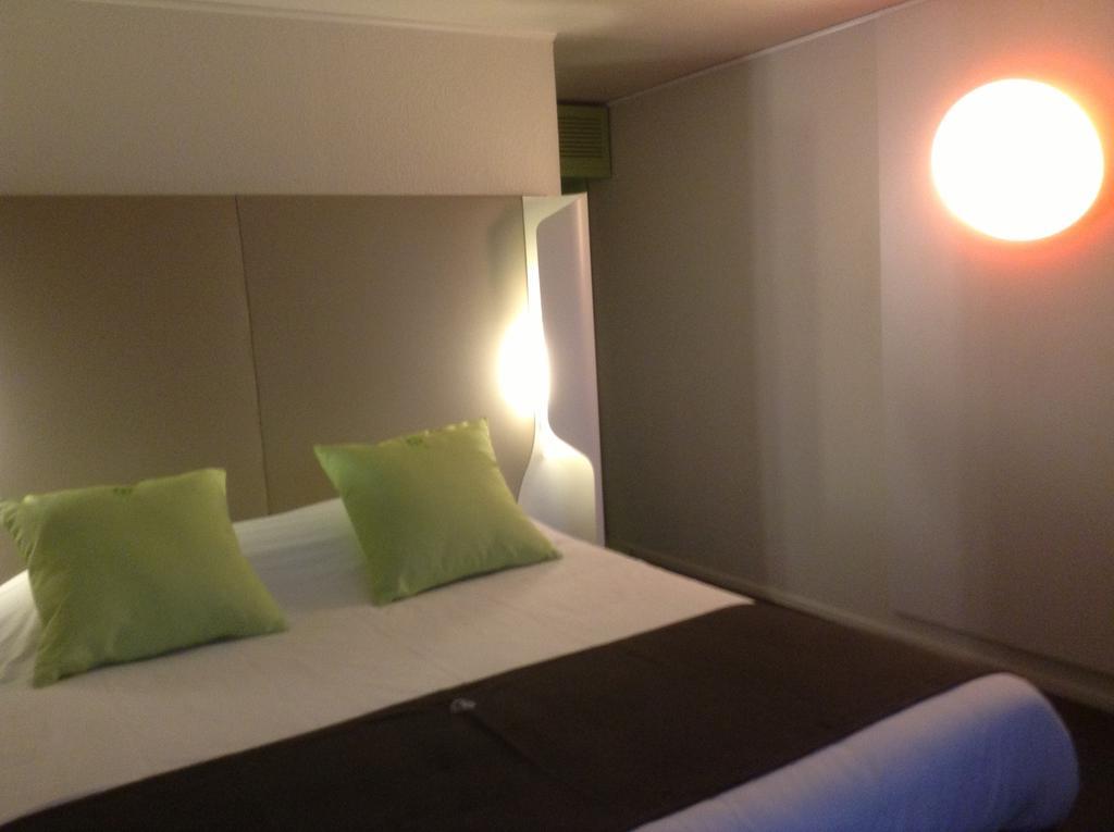 Hotel Campanile Lille - Seclin Zimmer foto